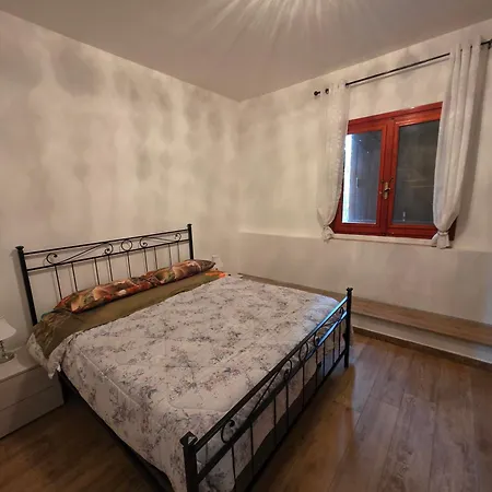 La Tana Del Capriolo Apartmán *